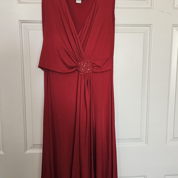 Sheri Martin Ruby Gown - Picture 2 of 2